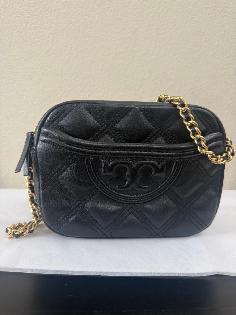 Tory Burch Black Fleming Soft Camera bag.